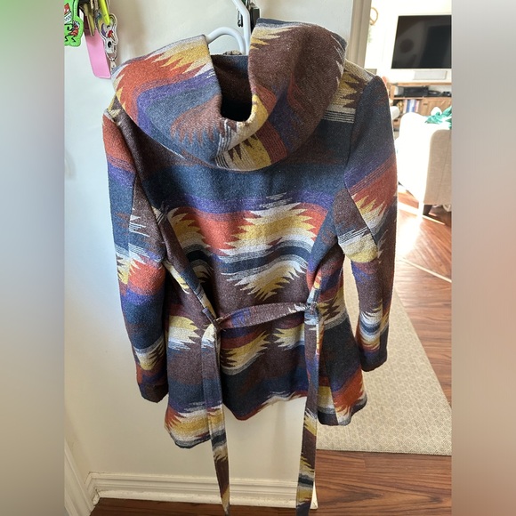 Winter/fall jacket with hoodie - Picture 2 of 4